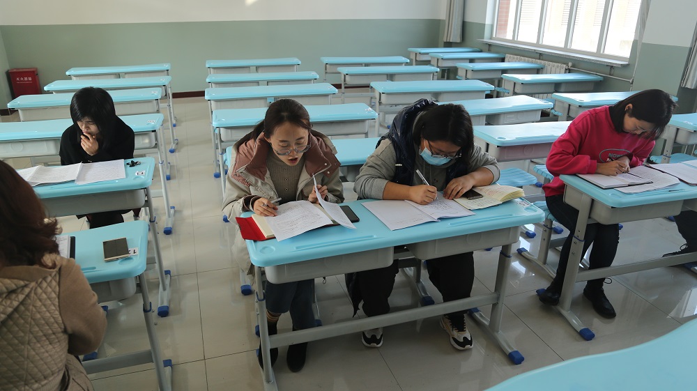 银川湖畔中学图片